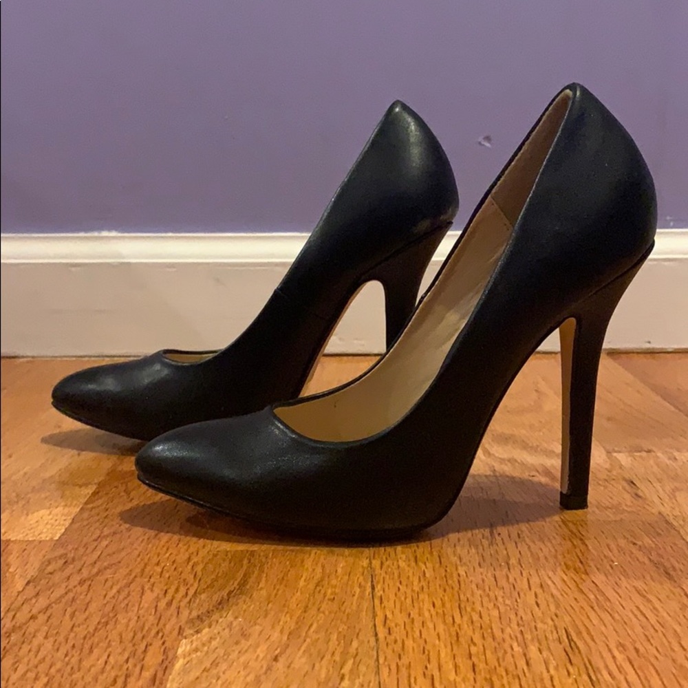 Heels - Picture 3 of 3